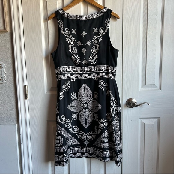 White House Black Market black & white sleeveless silk dress - Picture 7 of 7
